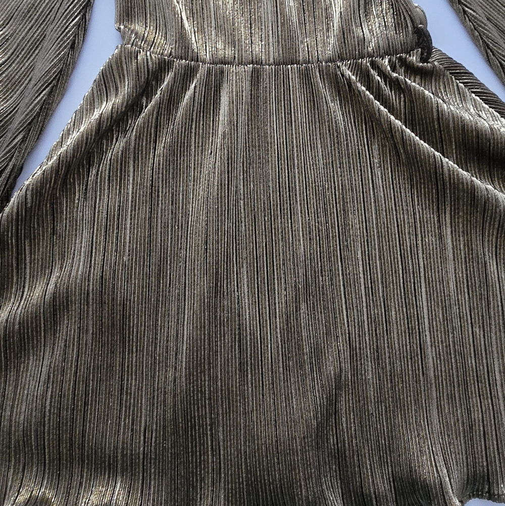 Bardot Belissa Pleat Dress Long sleeves V-neckline Size 8 - Picture 11 of 13